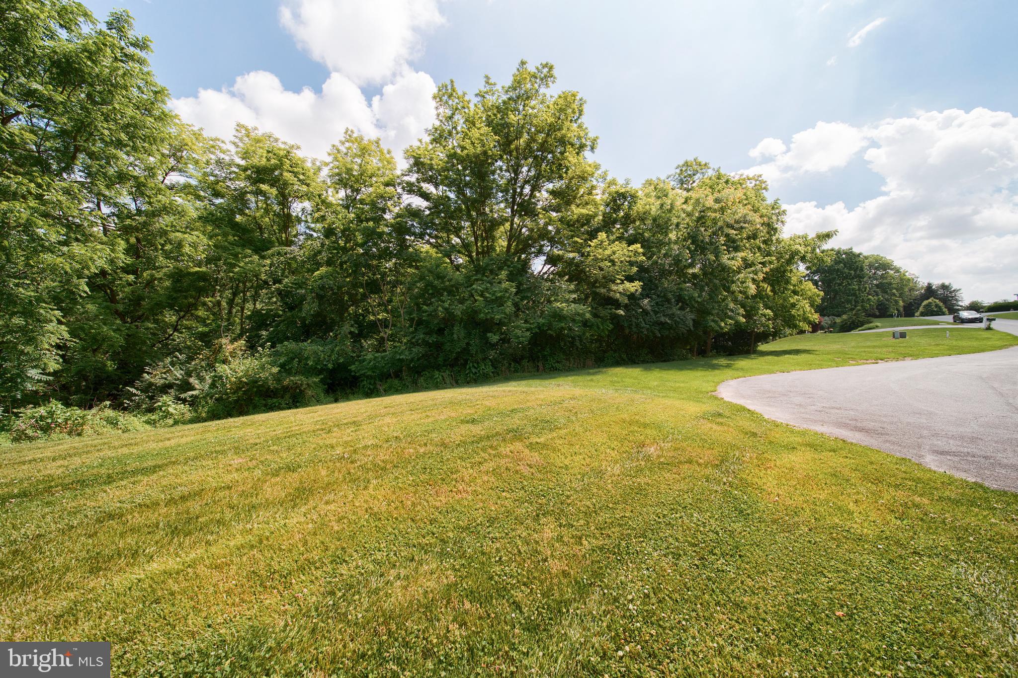 28 Ridge Road Lititz, PA 17543 - Photo 3 of 10