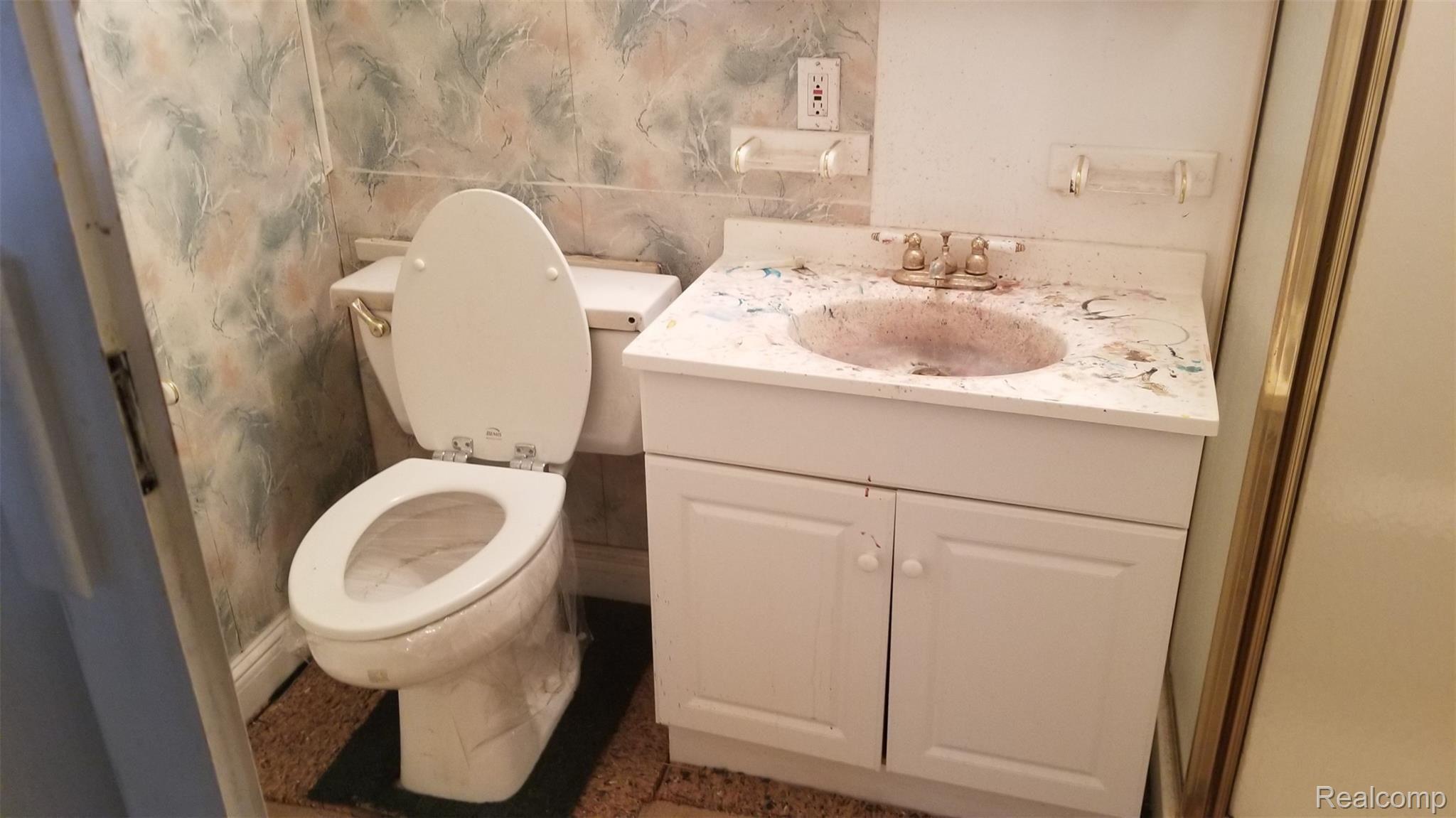 2431 Cranbrook Road Canton, MI 48188 - Photo 13 of 13 20191112_094526.jpg