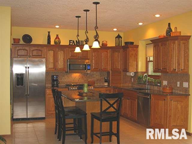 1473 Plum Tree Road Bettendorf, IA 52722 - Photo 2 of 12 Gallery Image 2