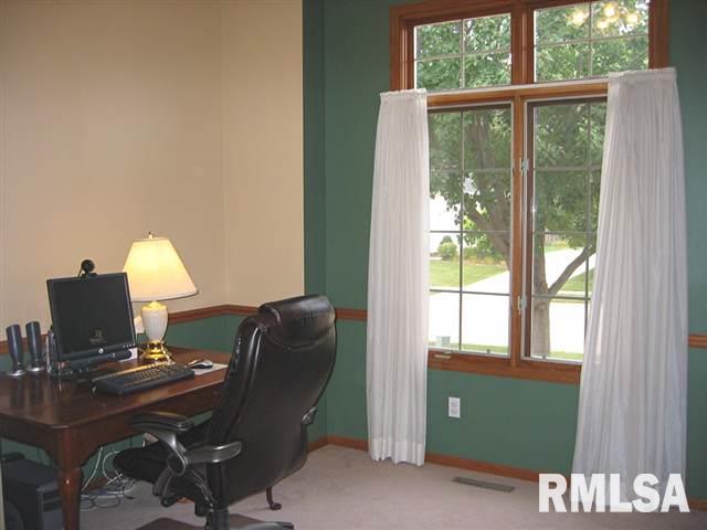 1473 Plum Tree Road Bettendorf, IA 52722 - Photo 6 of 12 Gallery Image 6