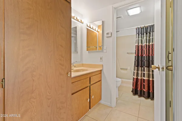 $149,900 | 3033 East Devonshire Avenue, Unit 3008, Phoenix, AZ 85016