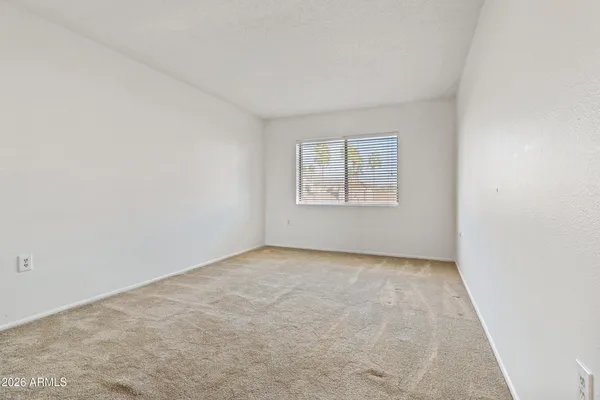 $149,900 | 3033 East Devonshire Avenue, Unit 3008, Phoenix, AZ 85016