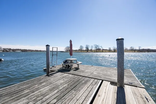 $1,999,999 | 4 Fosters Point, Beverly, MA 01915