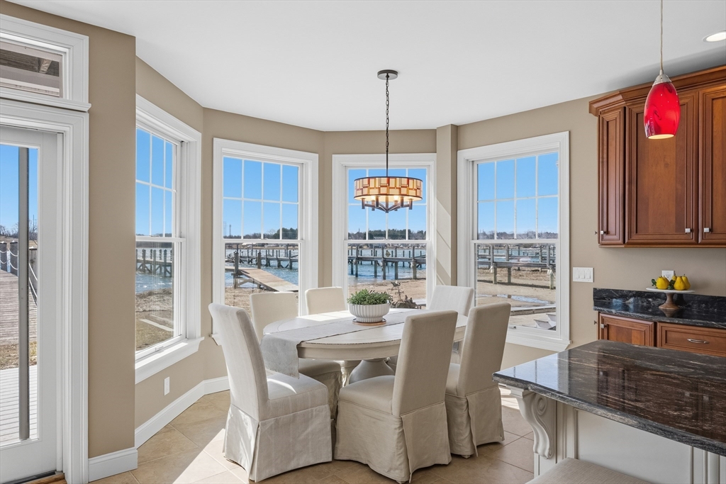 4 Fosters Point Beverly, MA 01915 - Photo 6 of 39