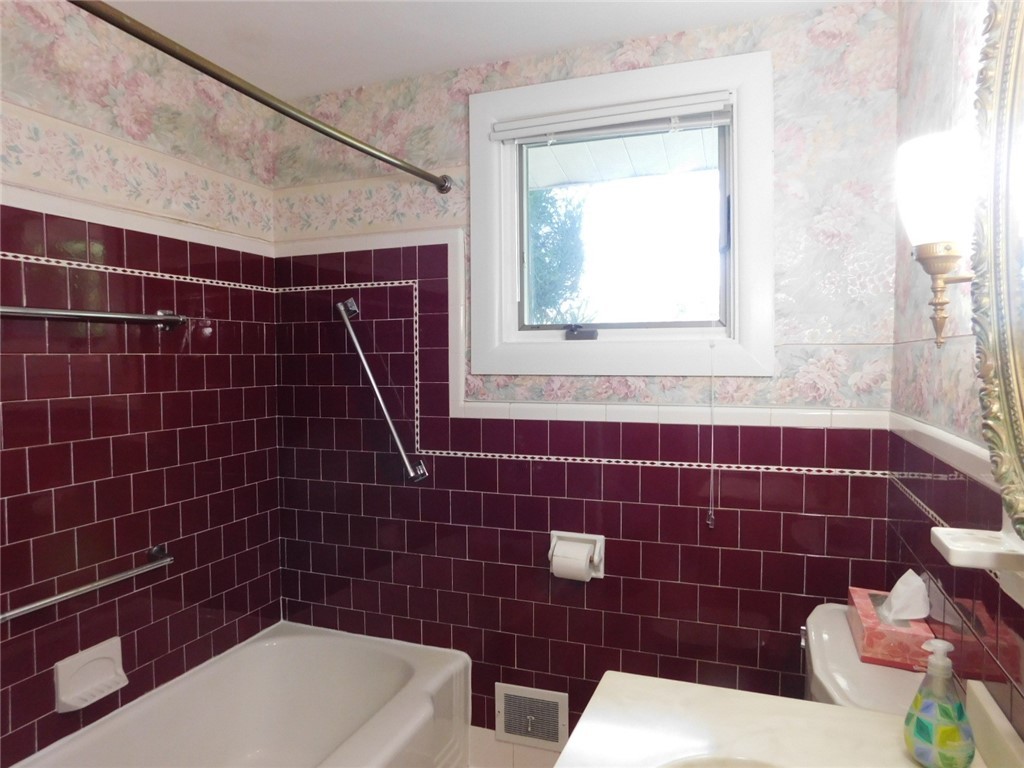 2 Deborah Road Warwick, RI 02888 - Photo 41 of 44 Tile bath, tub and shower.