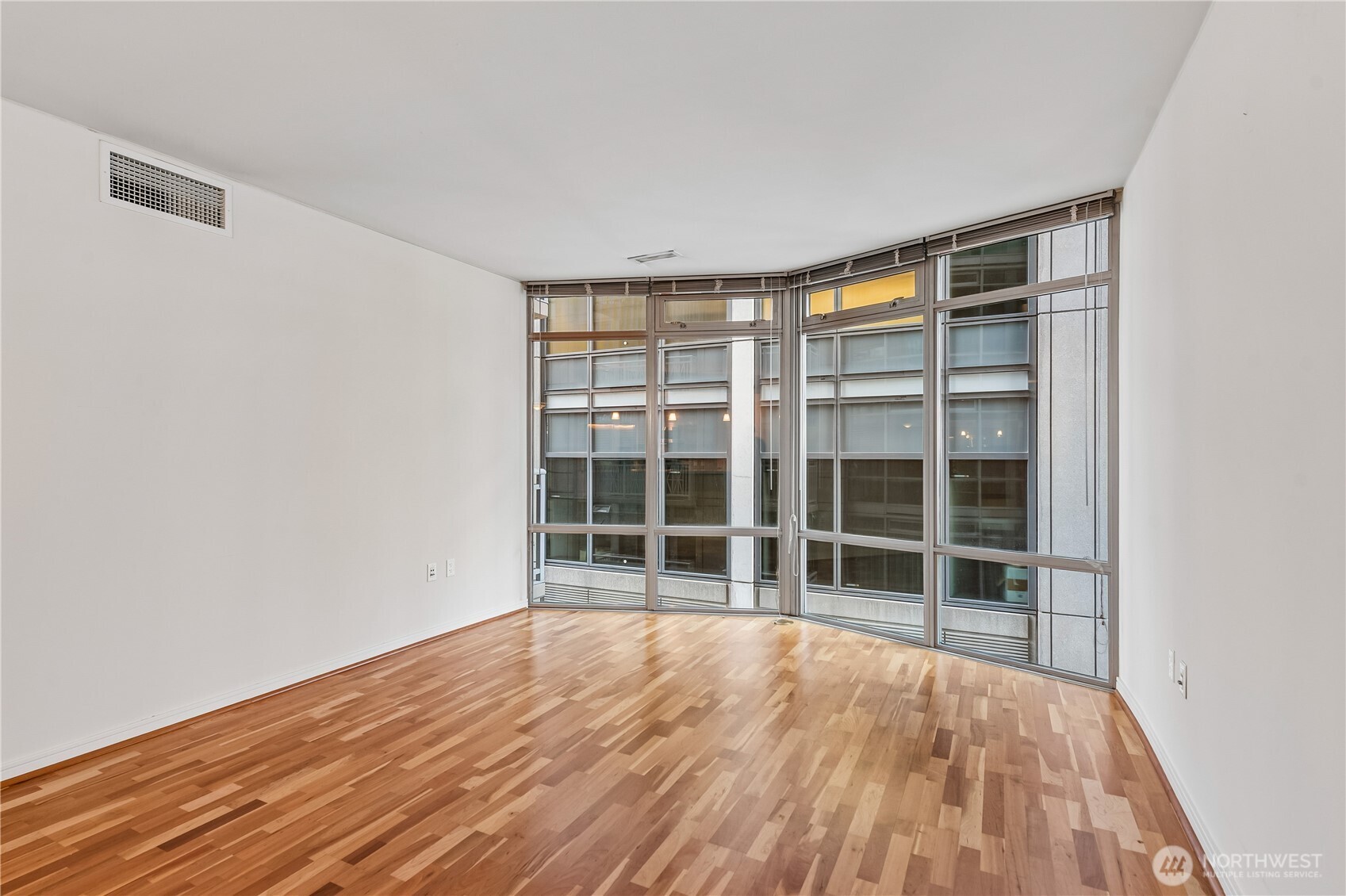 819 Virginia Street, Unit 2109 Seattle, WA 98101 - Photo 4 of 31