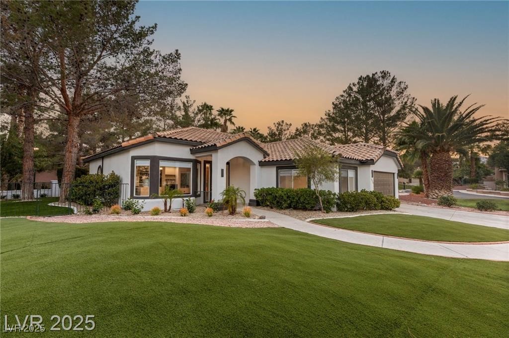 9029 Rivers Edge Drive Las Vegas, NV 89117 - Photo 3 of 47