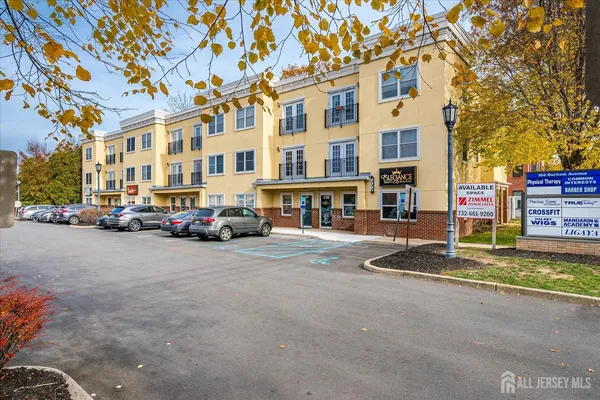 $2,395 | 160 Durham Avenue, Unit 203, Metuchen, NJ 08840