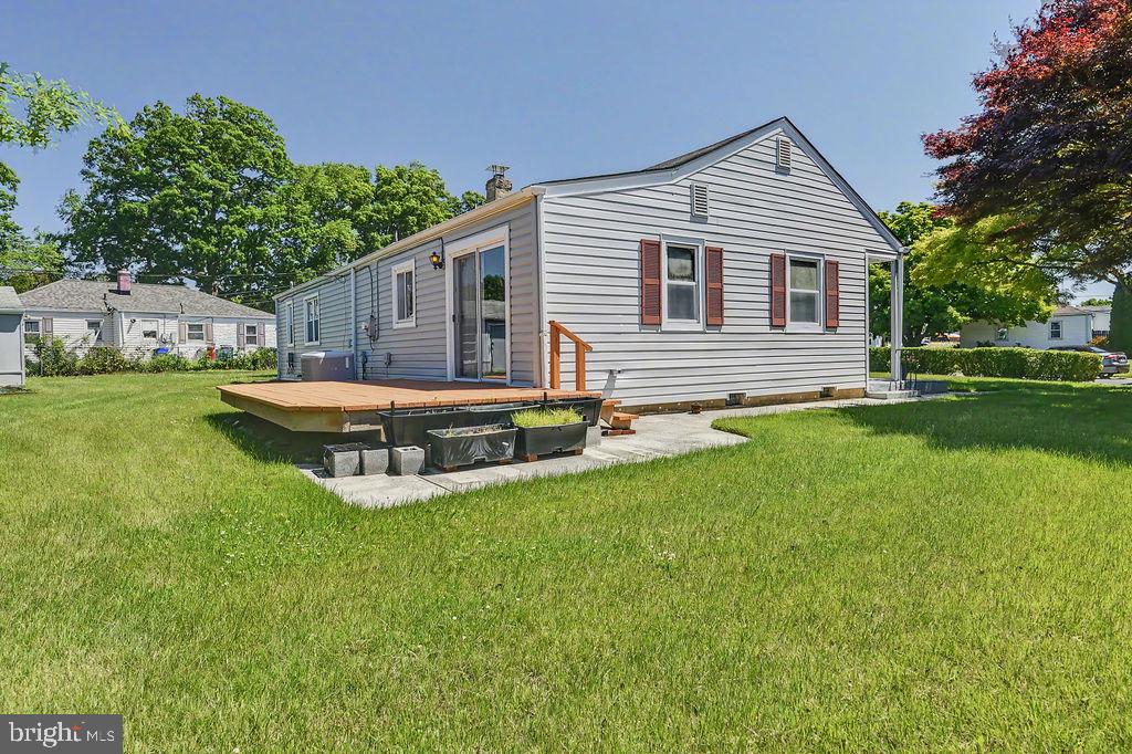 900 Garnet Road Wilmington, DE 19804 - Photo 18 of 32 Charming home with spacious yard.