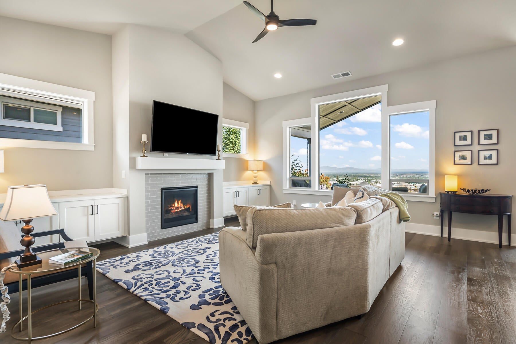 3048 Northwest Hidden Rdg Drive Bend, OR 97703 - Photo 14 of 50 Vaulted living room