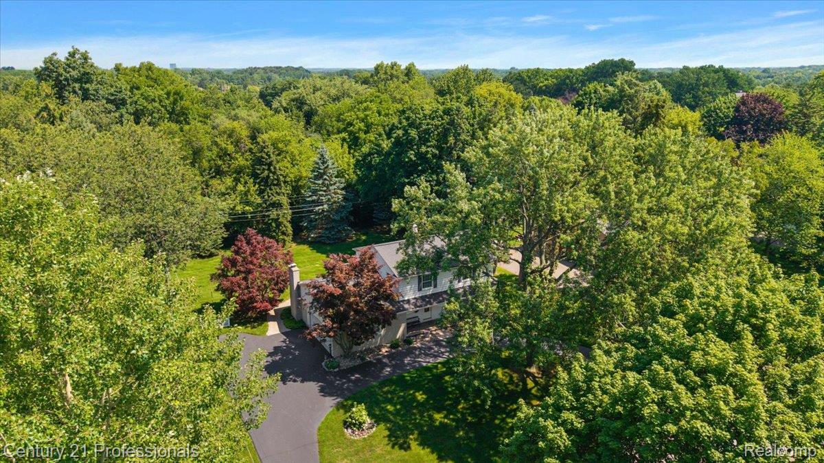 633 Foxhall Road Bloomfield Hills, MI 48304 - Photo 13 of 61 Image quality insufficient for description