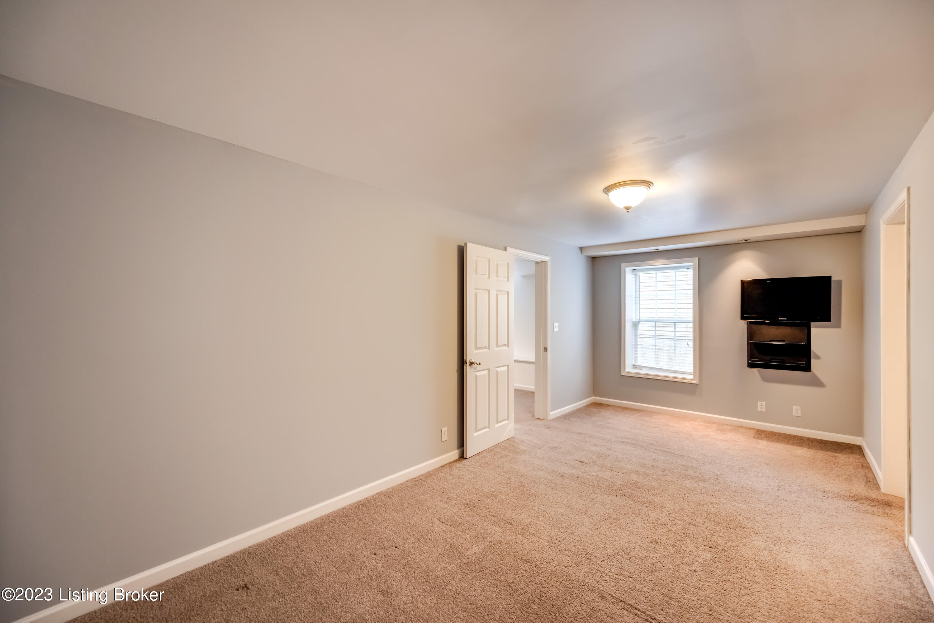 10011 Rimfire Road Louisville, KY 40291 - Photo 69 of 76 2Y0A0369-A