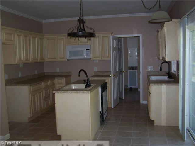 3234 Riverside Drive Lexington, NC 27292 - Photo 2 of 5 Kitchen.