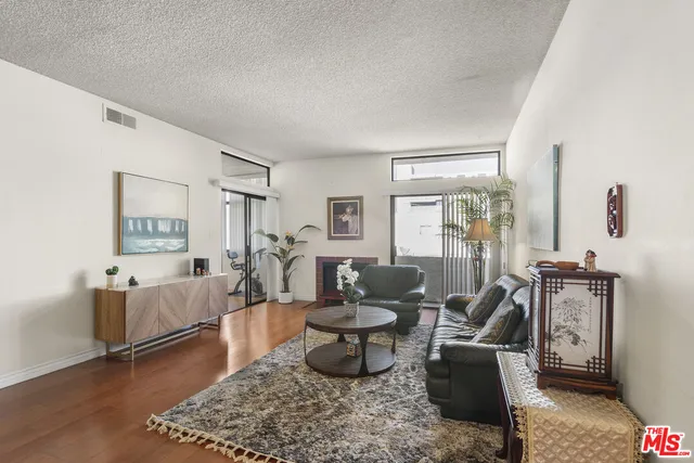 $459,000 | 729 South Hobart Boulevard, Unit 40, Los Angeles, CA 90005