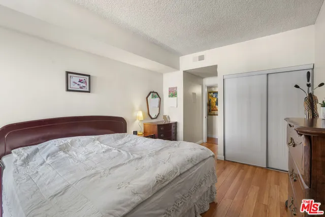 $459,000 | 729 South Hobart Boulevard, Unit 40, Los Angeles, CA 90005