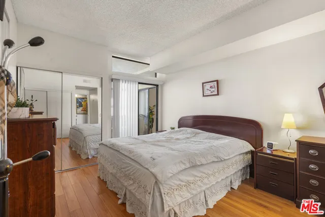 $459,000 | 729 South Hobart Boulevard, Unit 40, Los Angeles, CA 90005