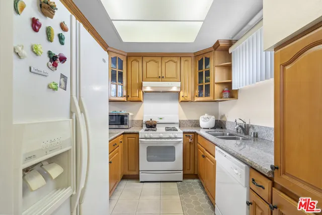 $459,000 | 729 South Hobart Boulevard, Unit 40, Los Angeles, CA 90005
