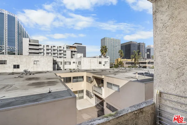 $459,000 | 729 South Hobart Boulevard, Unit 40, Los Angeles, CA 90005