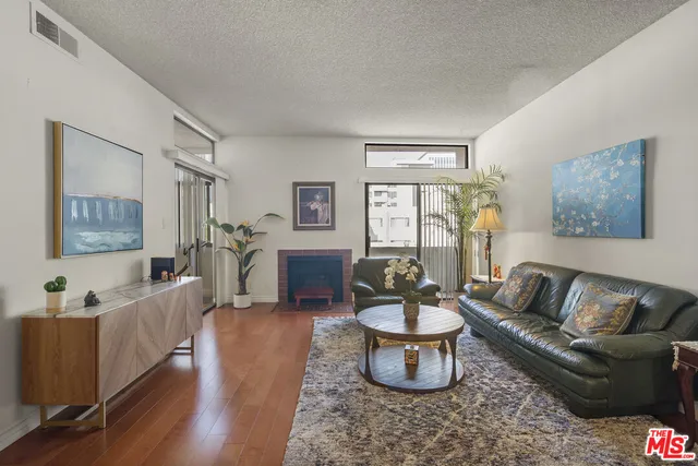 $459,000 | 729 South Hobart Boulevard, Unit 40, Los Angeles, CA 90005