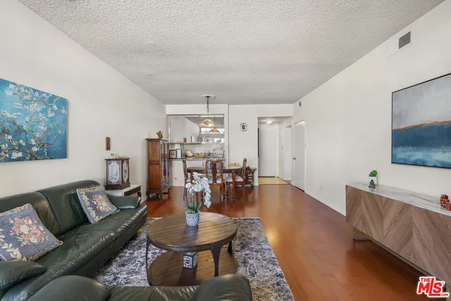 $459,000 | 729 South Hobart Boulevard, Unit 40, Los Angeles, CA 90005