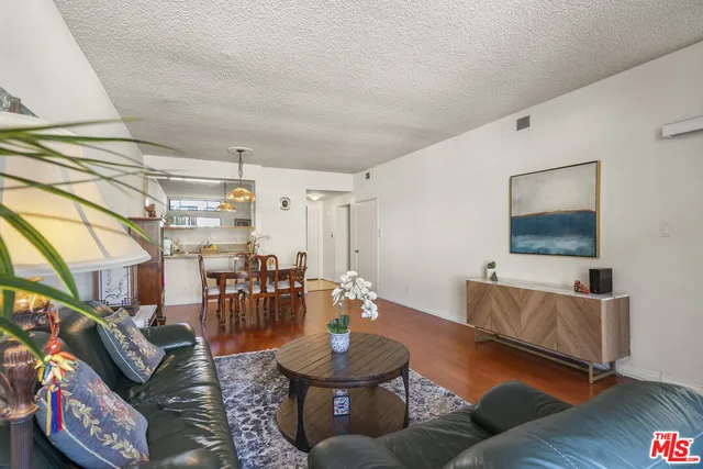 $459,000 | 729 South Hobart Boulevard, Unit 40, Los Angeles, CA 90005