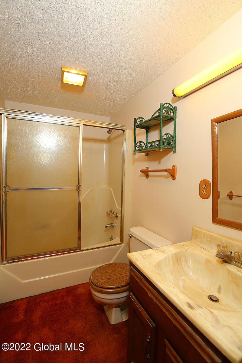 196 Priddle Point Road Gloversville, NY 12078 - Photo 16 of 31 bathroom2