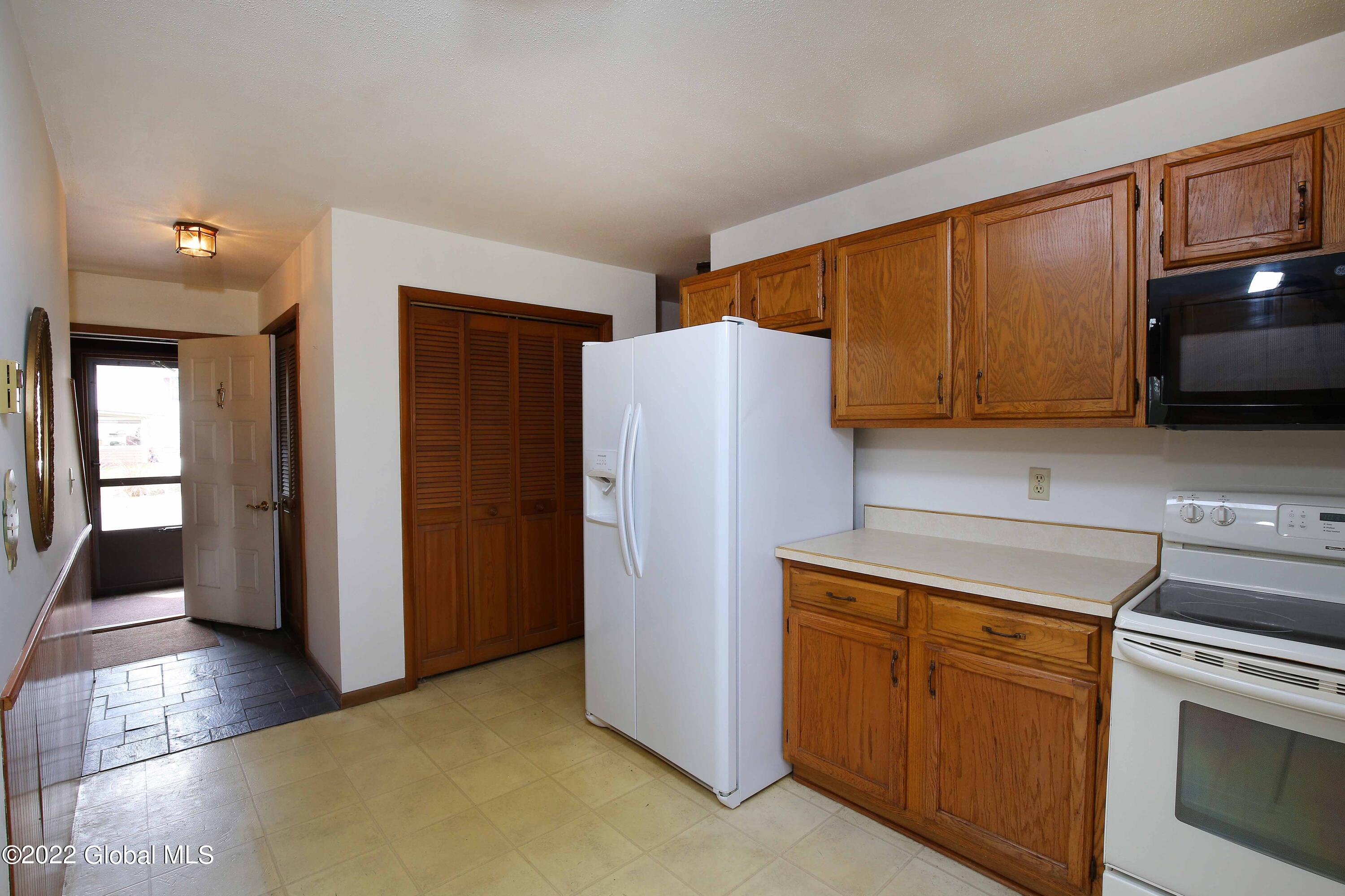 196 Priddle Point Road Gloversville, NY 12078 - Photo 19 of 31 kitchen2