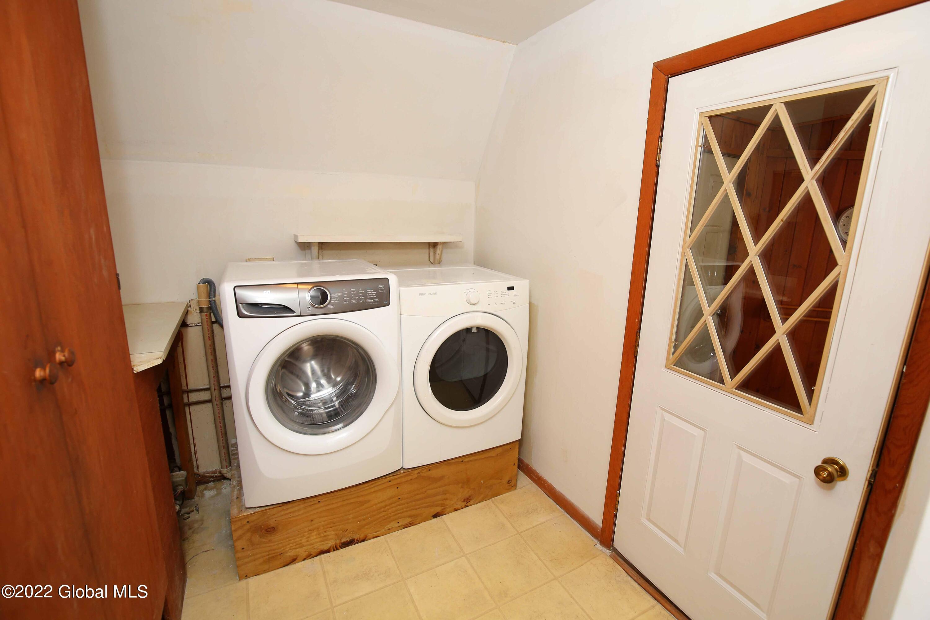 196 Priddle Point Road Gloversville, NY 12078 - Photo 20 of 31 washer and dryer