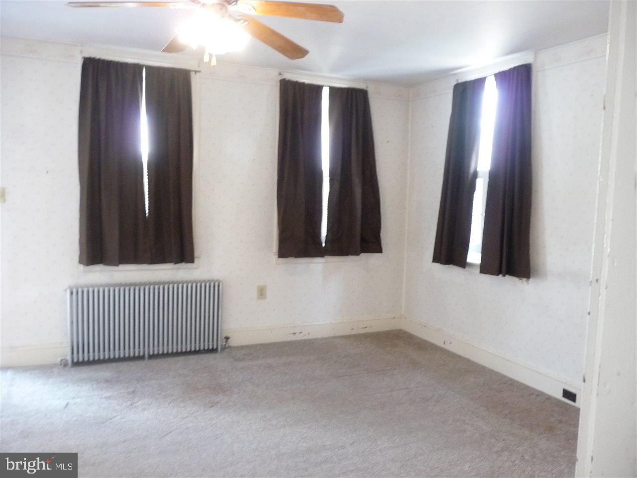 928 Stoverstown Road York, PA 17408 - Photo 4 of 25