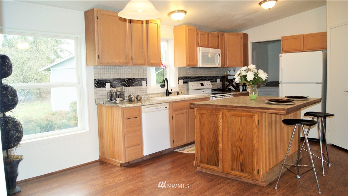 14344 Solberg Road Southeast Yelm, WA 98597 - Photo 5 of 21 Gallery Image 5