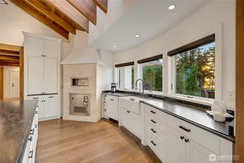 $5,500,000 | 4002 Oakes Avenue, Anacortes, WA 98221