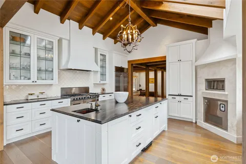 $5,500,000 | 4002 Oakes Avenue, Anacortes, WA 98221