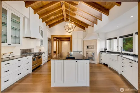 $5,500,000 | 4002 Oakes Avenue, Anacortes, WA 98221