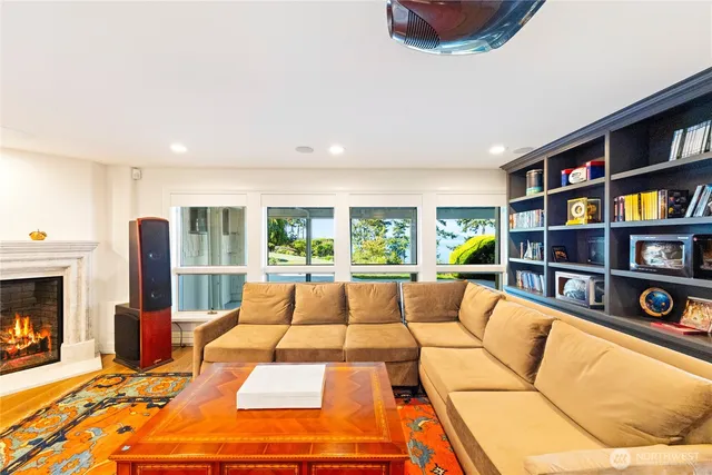 $5,500,000 | 4002 Oakes Avenue, Anacortes, WA 98221