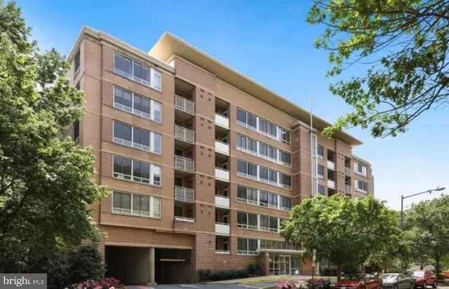 $3,400 | 350 G Street Southwest, Unit N501, Washington, DC 20024