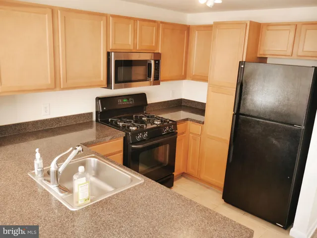 $3,400 | 350 G Street Southwest, Unit N501, Washington, DC 20024