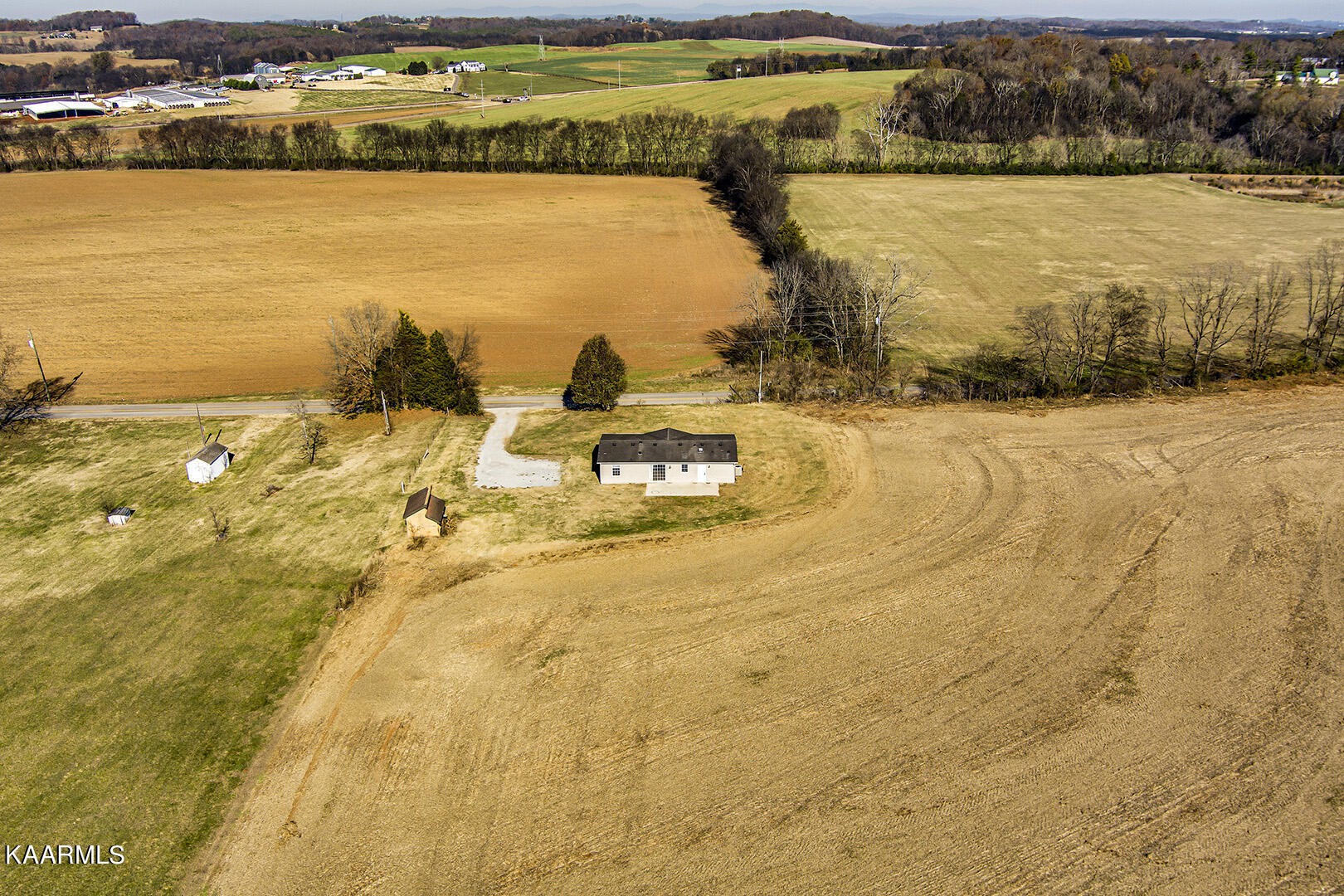 2102 Fork Creek Road Philadelphia, TN 37846 - Photo 8 of 37 Gallery Image 8