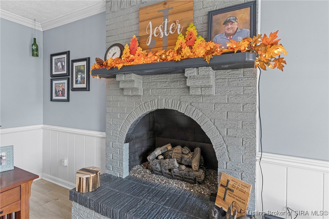 114 Cherry Trace Madison, IN 47250 - Photo 11 of 46 Living Room