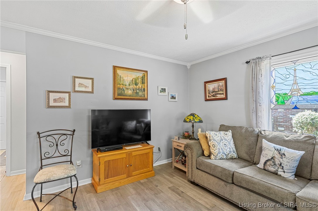 114 Cherry Trace Madison, IN 47250 - Photo 14 of 46 Family Room