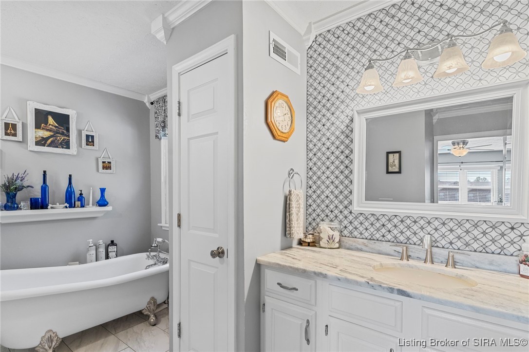 114 Cherry Trace Madison, IN 47250 - Photo 22 of 46 Primary Bath