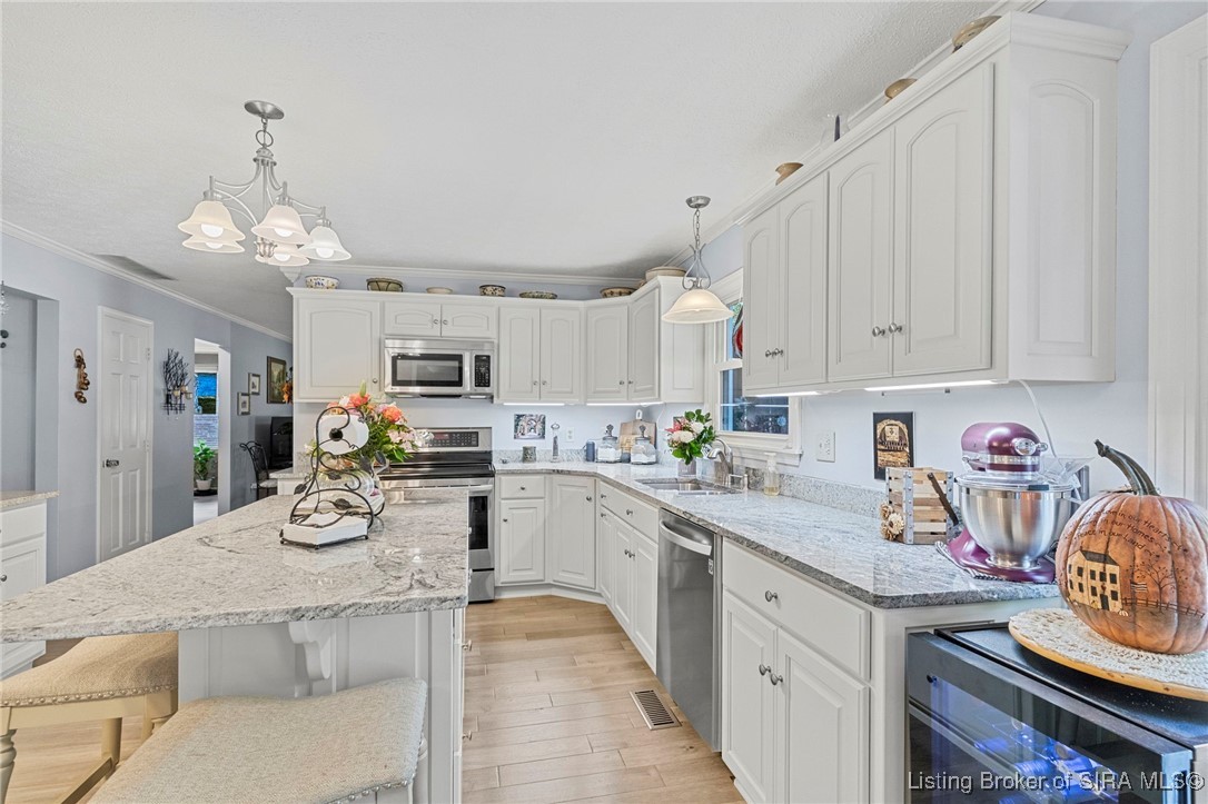 114 Cherry Trace Madison, IN 47250 - Photo 7 of 46 Kitchen