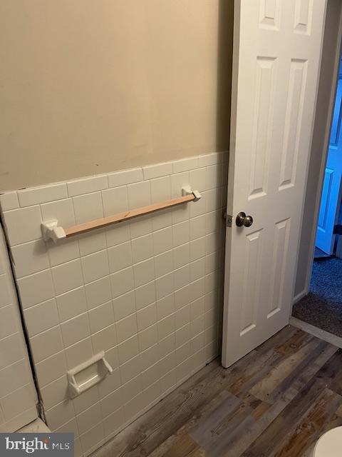 511 Lisbeth Road Newark, DE 19713 - Photo 4 of 13 a bathroom with a shower