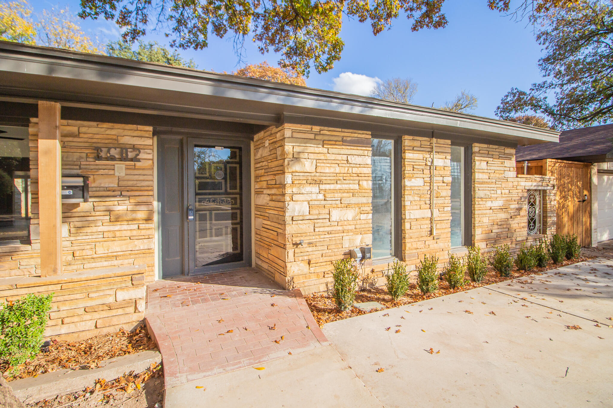 3602 63rd Drive Lubbock, TX 79413 - Photo 4 of 33 a front view of a house