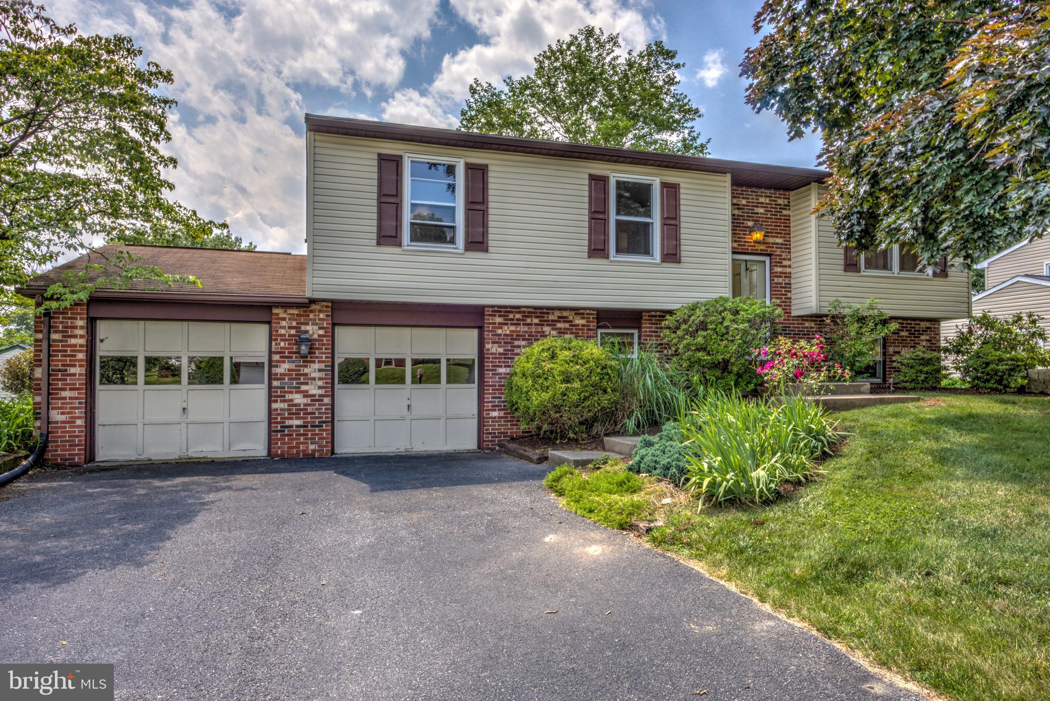 478 Amesbury Road Lancaster, PA 17601 - Photo 1 of 37 Gallery Image 1
