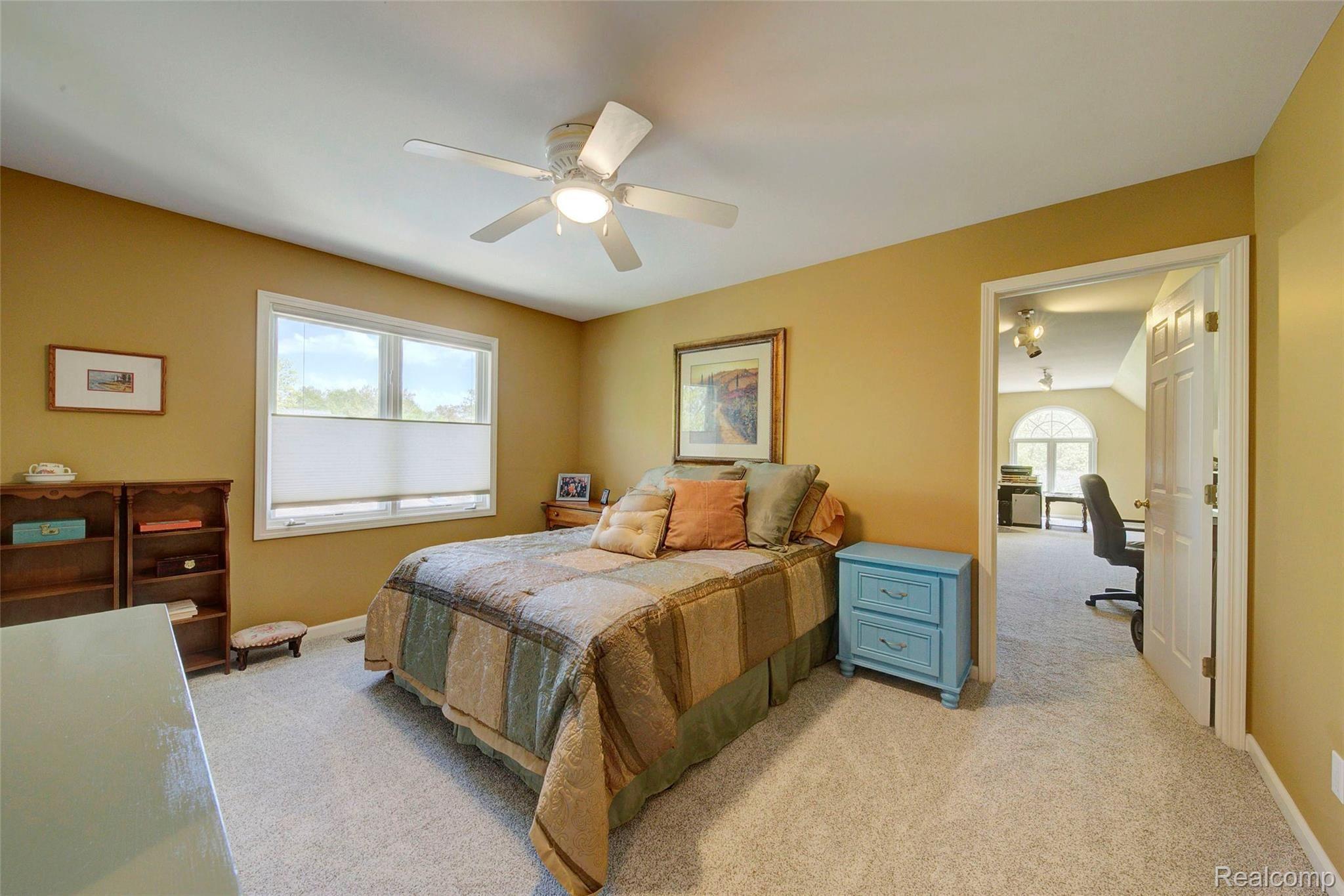 2901 Ridge Road White Lake, MI 48383 - Photo 48 of 86 Guest room