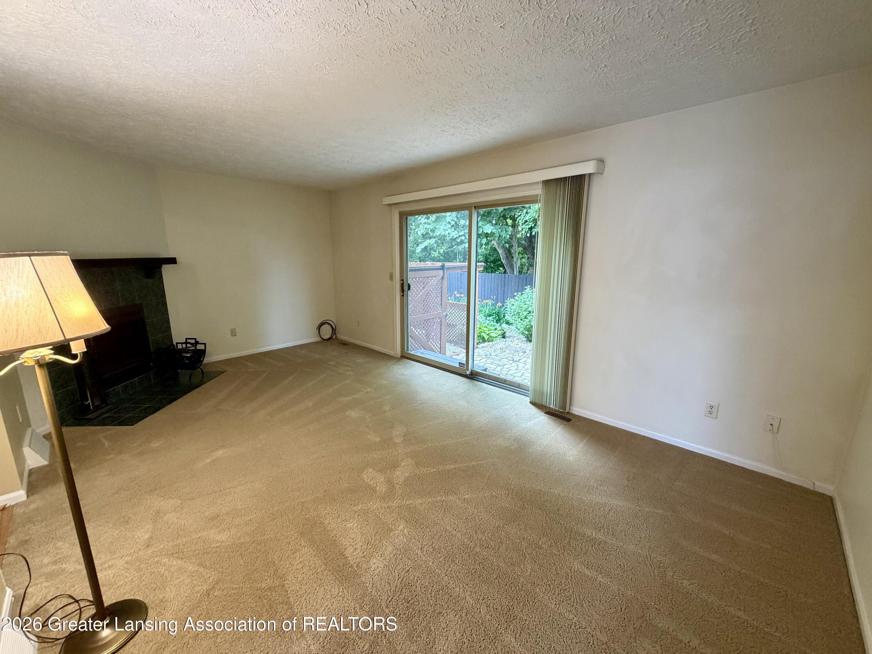 830 Armstrong Road, Unit 17 Lansing, MI 48911 - Photo 13 of 46 IMG_3303