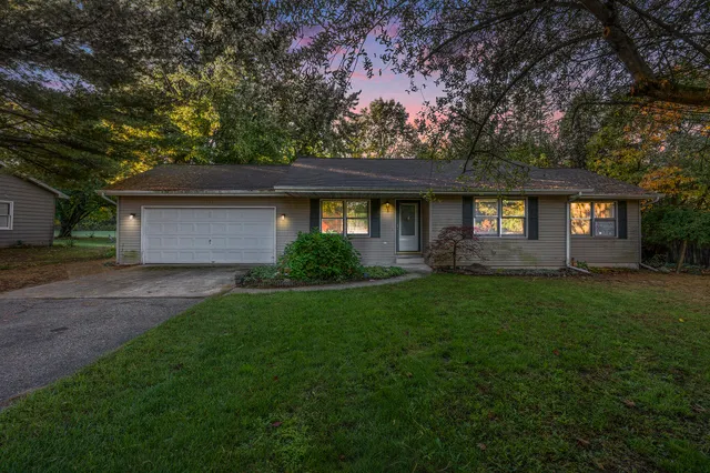 $269,900 | 22327 Woodhenge Drive, Mattawan, MI 49071