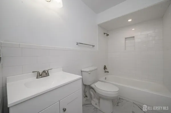 $3,150 | 805 Darlington Drive, Old Bridge, NJ 08857