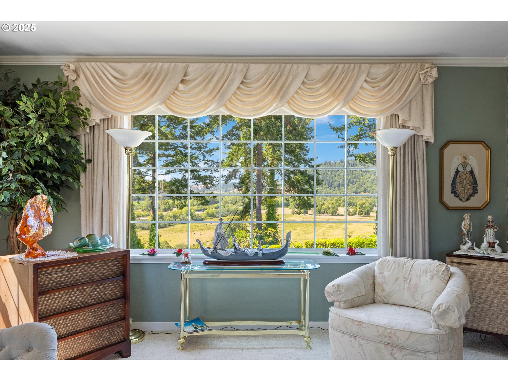 1211 Fairview Street Myrtle Point, OR 97458 - Photo 12 of 48 a living room with furniture and a large window