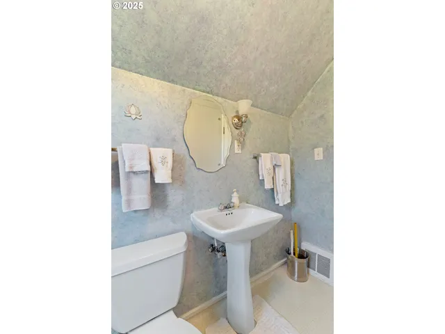 a view of a pathway both side of building